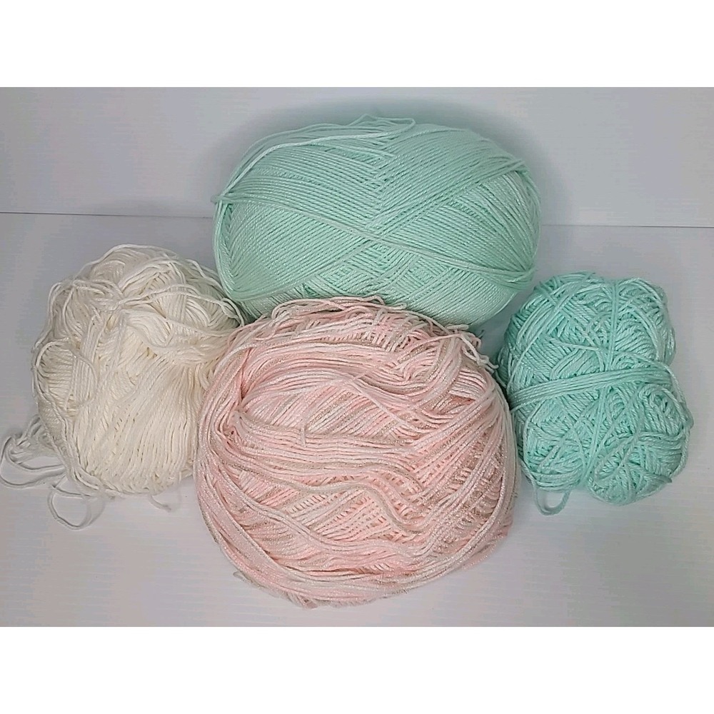 Bernat Lion Brand‎ 5 Various Skeins of Yarn w/ Weight Pink Mint Cream